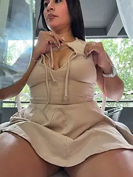 Sofia_Convers' Live XXX Chat