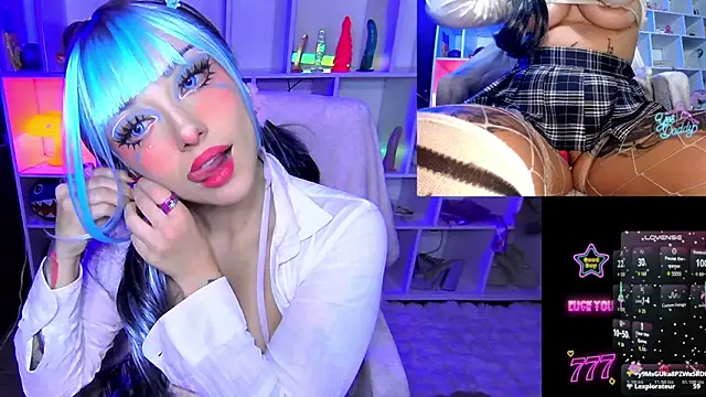 HollyDominic's Webcam Show