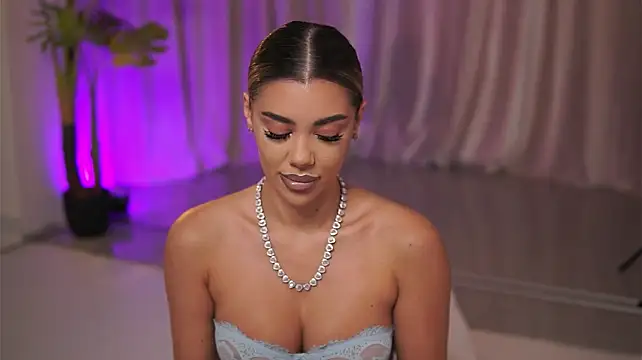 הופעת וובקאם של NatyDesiree