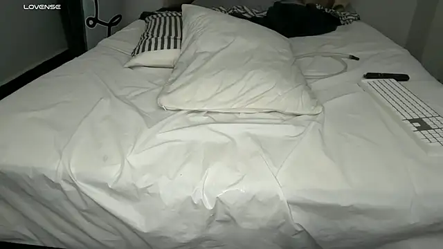 Živá chatovací místnost pantslesstraveler_plt