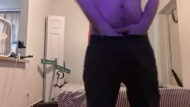 pantslesstraveler_plt's Webcam Show