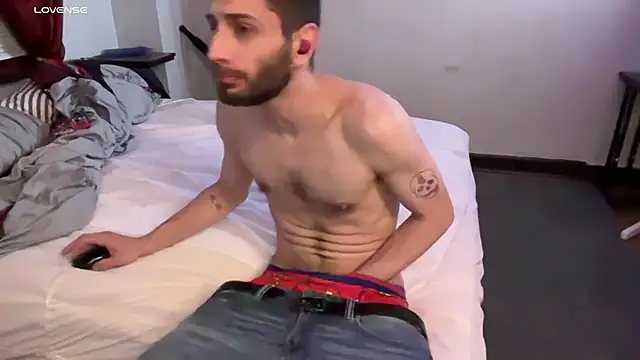 pantslesstraveler_plt's Webcam Show