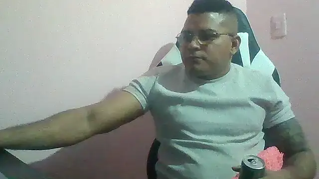 SaucyAffair0 网络视讯表演