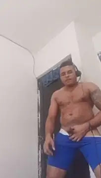 SaucyAffair0 Show Webcam