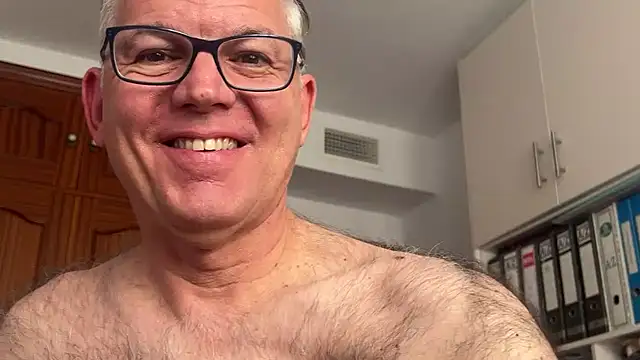 הופעת וובקאם של spanishairy