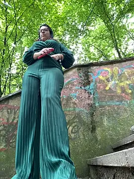 XXX chat uživo modela NadiraNoor