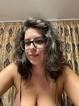 Chat XXX en directo de NadiraNoor