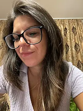 NadiraNoor live XXX chat
