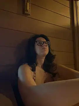 NadiraNoor Show in webcam