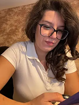 NadiraNoor Chat XXX live