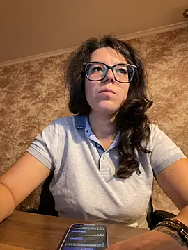 צ'אט XXX בשידור חי של NadiraNoor