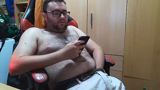 Pokazy przed kamerką – Javier_bear