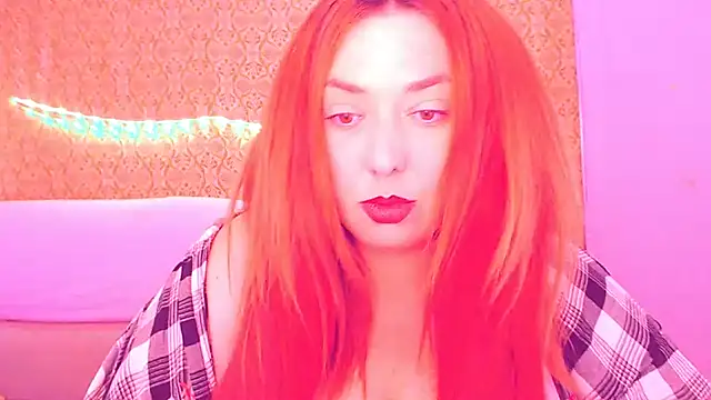 הופעת וובקאם של SecrettBela
