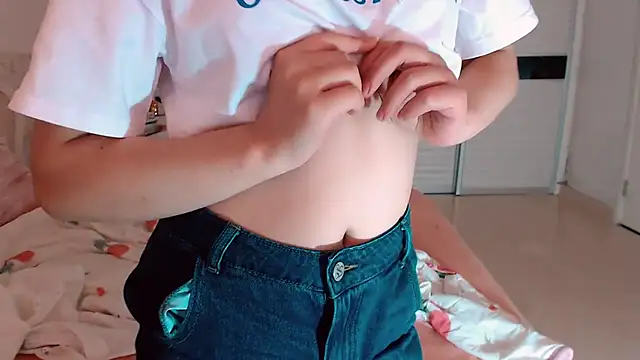 Miu1_girl: διαδικτυακό σόου στην κάμερα