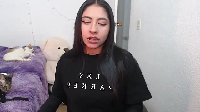 SatansWife's Live XXX Chat