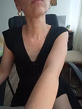 AliceRossiのライブXXXチャット