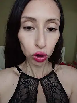 Chat +18 de AliceRossi ao vivo