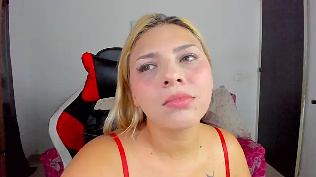 lana-rosse Adlı Modelin Canlı Sohbet Odası
