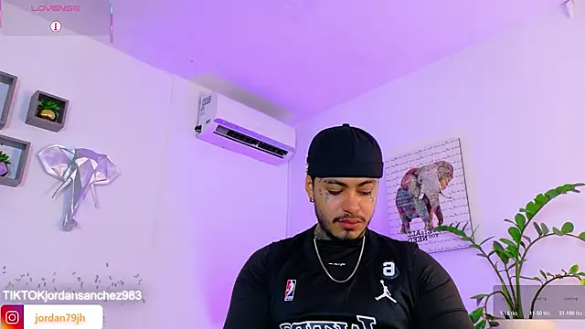 JordanSmiith_: διαδικτυακό σόου στην κάμερα