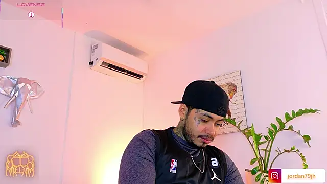 JordanSmiith_: διαδικτυακό σόου στην κάμερα