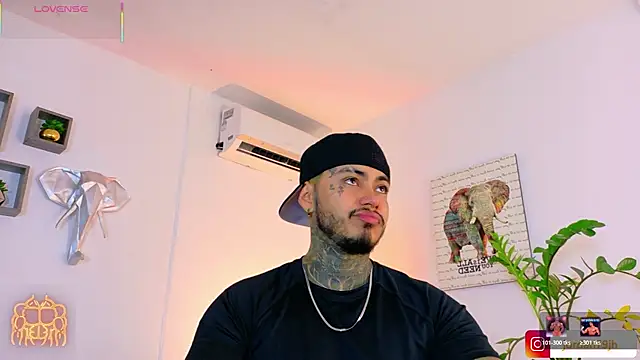 Show modela JordanSmiith_ na web-kameri