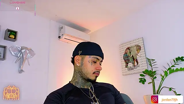 แชท XXX สดของ JordanSmiith_