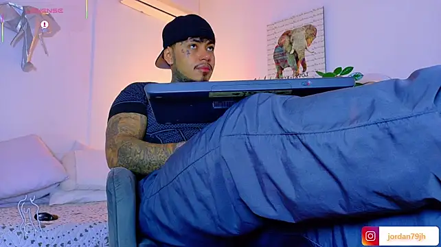 JordanSmiith_ Show in webcam