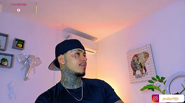Pertunjukan Kamera Web JordanSmiith_