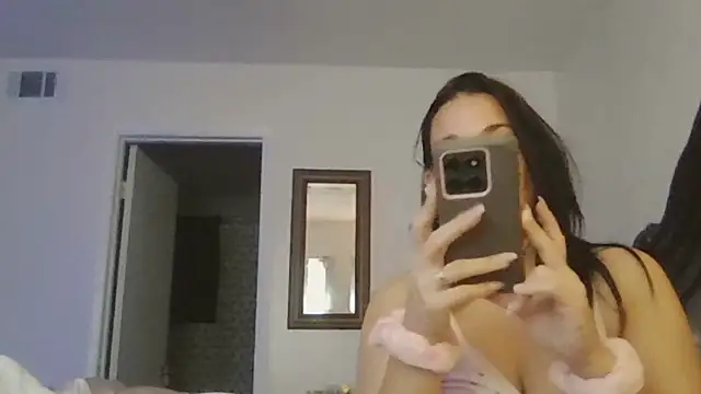 Aahananicole Show in webcam