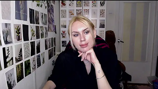 CapriScorpion's Live XXX Chat
