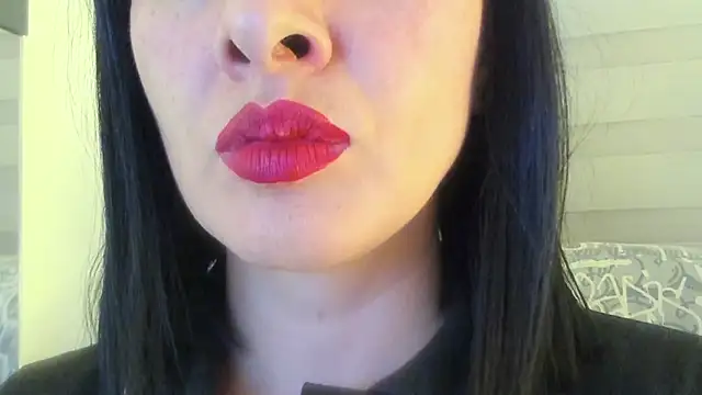 queen_fetish Adlı Modelin Canlı XXX Sohbeti