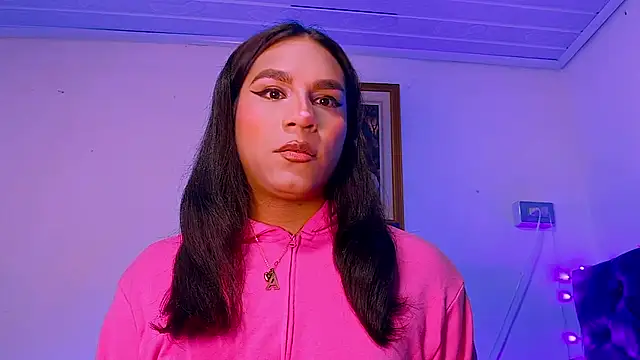 AndreaaFoxx Show in webcam