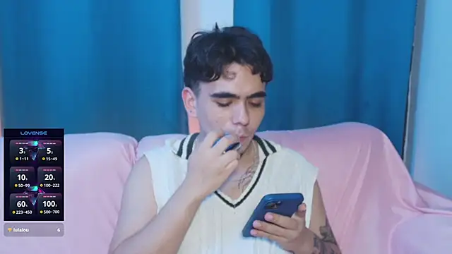 Show modela adonisZafiro na web-kameri