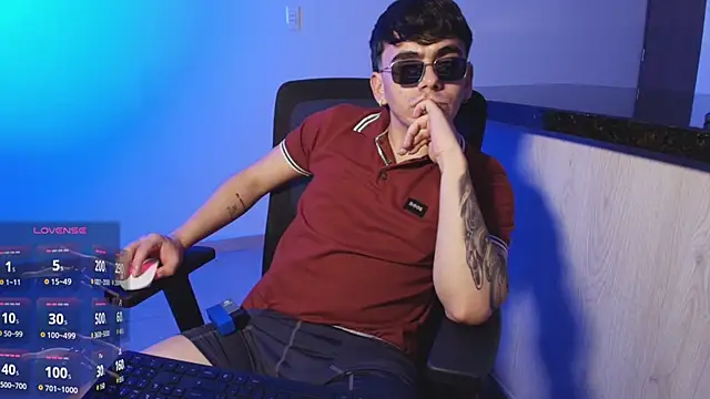 jey_salvatore Show Webcam