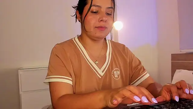 Chat XXX en directo de miaa_daniels