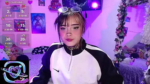 Show de mia_catt05 na webcam
