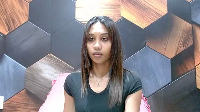 IndianAurora26 Adlı Modelin Canlı XXX Sohbeti
