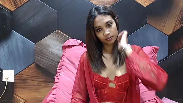 IndianAurora26 Adlı Modelin Canlı XXX Sohbeti