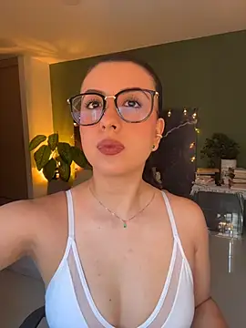 EmaSaenz live XXX chat