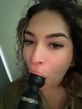 Show Webcam de Sara_smiiith211