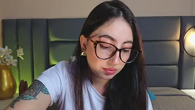 Emilywatsonn Chat XXX in diretta