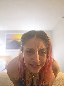 HELLOSKLA's Live XXX Chat