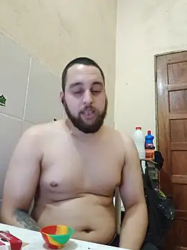 Show de matvaz21cm na webcam