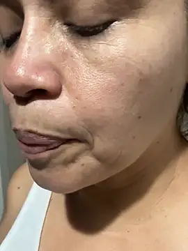 แชท XXX สดของ Alma_Sexyy
