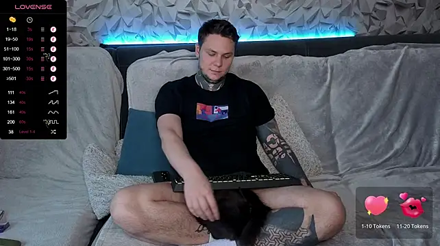Pokazy przed kamerką – Lechery_boy