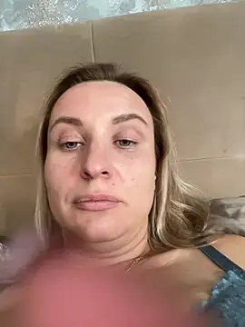 Show de RuslanaXX na webcam