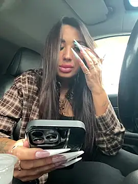 RuslanaXX Show in webcam