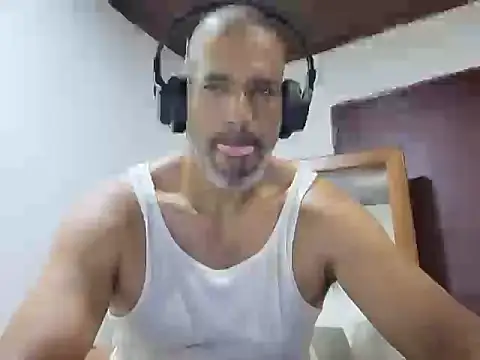 jackbigcock11 webcam show