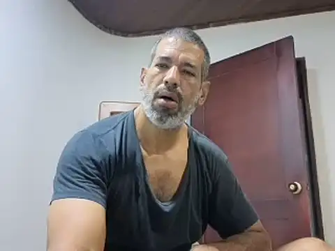 jackbigcock11 Show in webcam