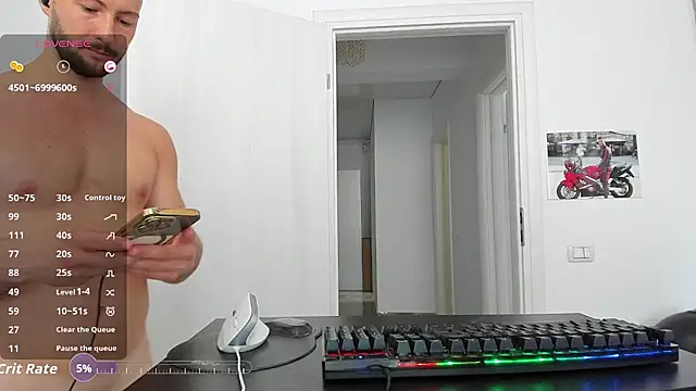 ZackFraser Show in webcam